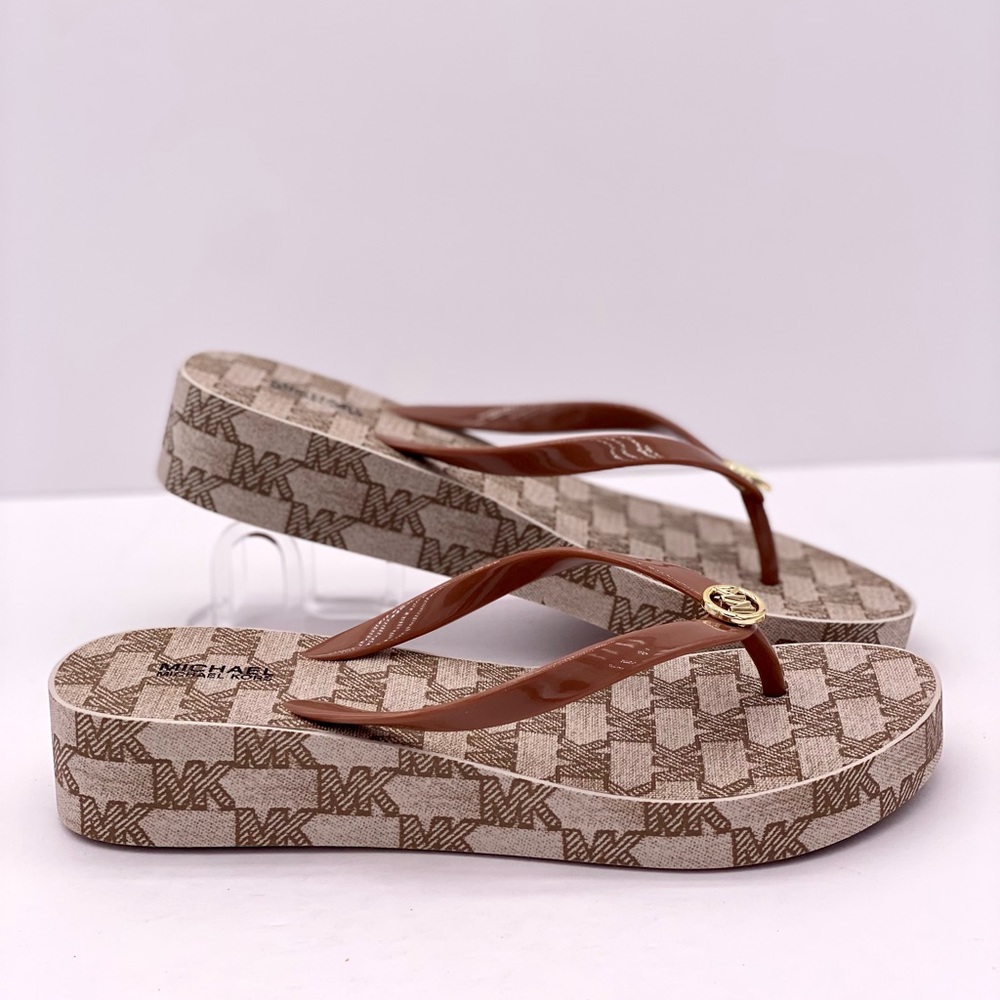 Michael Kors Bedford Logo MK
Women's Wedge Flip Flop Sandals - Picture 7 of 8